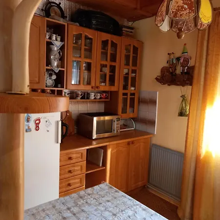 під горою Lodge