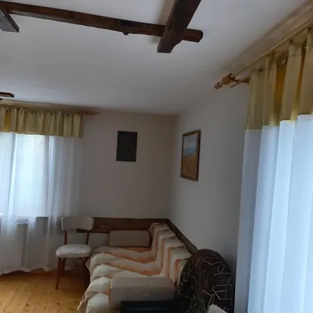 під горою